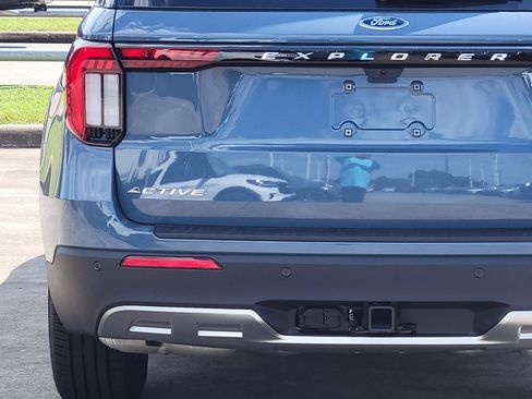 New 2025 Ford Explorer Active w/ Active Comfort Package image 7