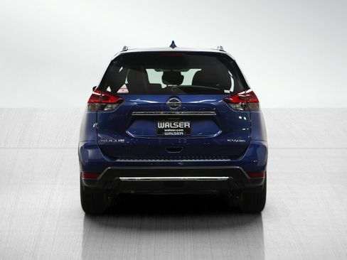 Used 2018 Nissan Rogue SV w/ Premium Package image 4