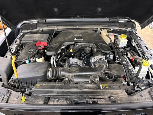 Used 2021 Jeep Gladiator Sport AWD/4WD image 13