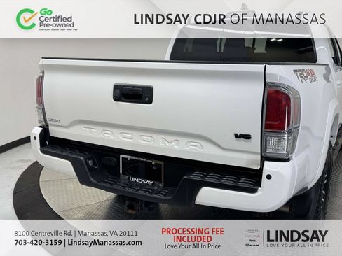 Used 2020 Toyota Tacoma TRD Sport w/ Technology Package AWD/4WD image 10