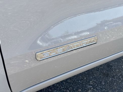 New 2026 GMC Canyon Elevation w/ Convenience Package image 32