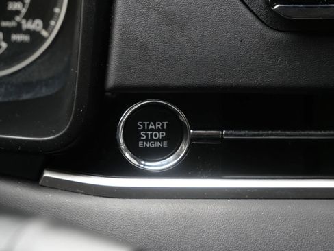 Used 2024 Mitsubishi Outlander ES image 23