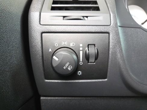 Used 2010 Dodge Challenger R/T image 40