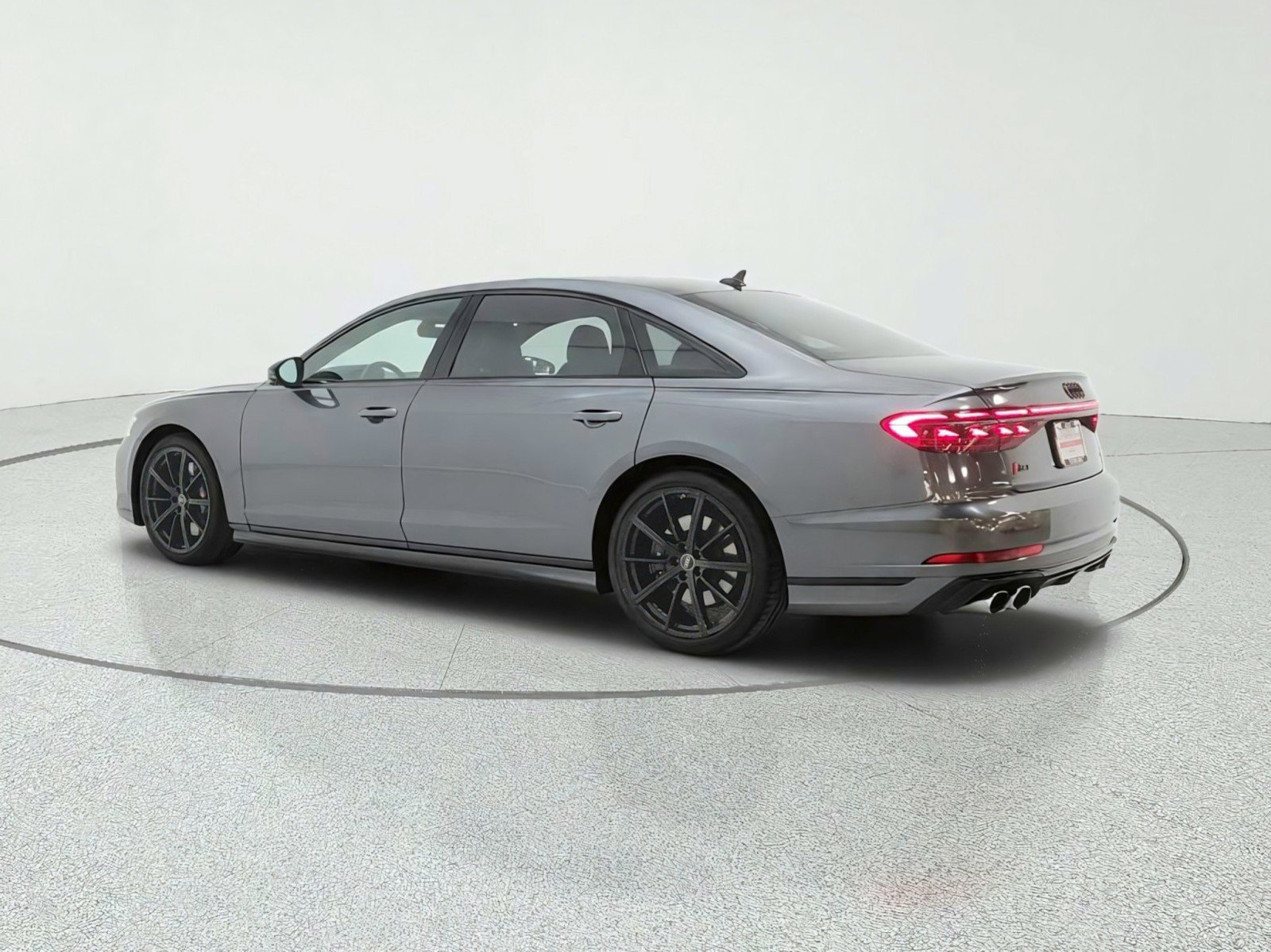 Used 2024 Audi S8 AWD/4WD image 7