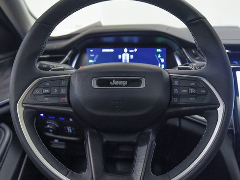 Used 2022 Jeep Grand Cherokee Limited 4xe image 30