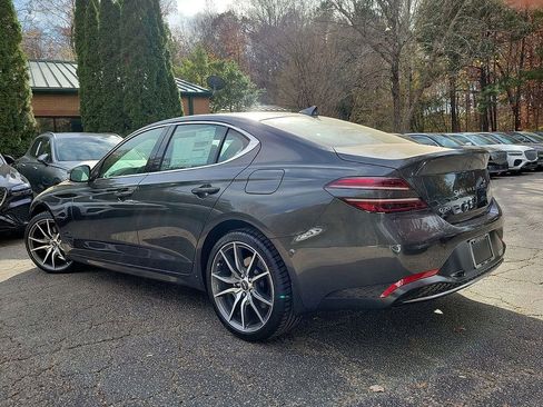 Used 2023 Genesis G70 2.0T image 11
