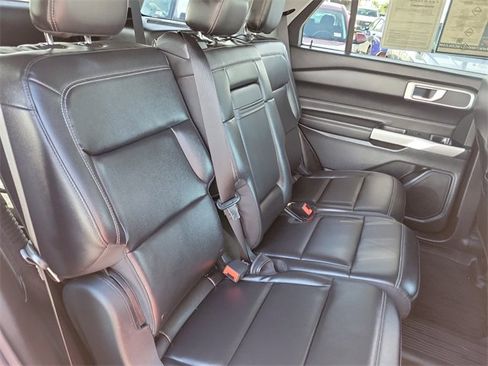 Certified 2021 Ford Explorer XLT w/ Equipment Group 202A image 26