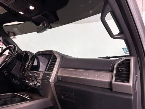 Used 2022 Ford F350 Platinum w/ FX4 Off-Road Package AWD/4WD image 34
