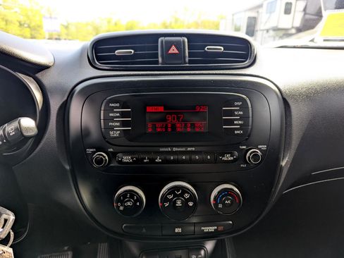 Used 2014 Kia Soul image 18