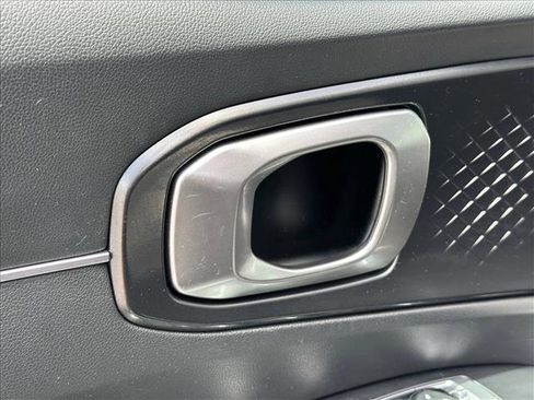 Used 2023 Kia Sorento S FWD image 16
