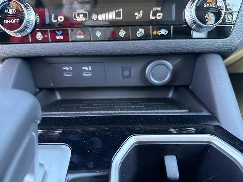 New 2026 Mitsubishi Outlander SEL FWD image 36