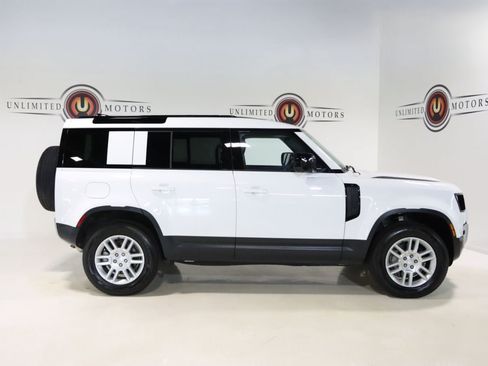 Used 2025 Land Rover Defender 110 S AWD/4WD image 33