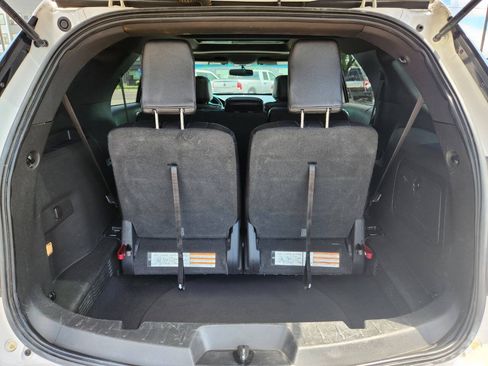Used 2014 Ford Explorer XLT w/ Equipment Group 202A AWD/4WD image 30