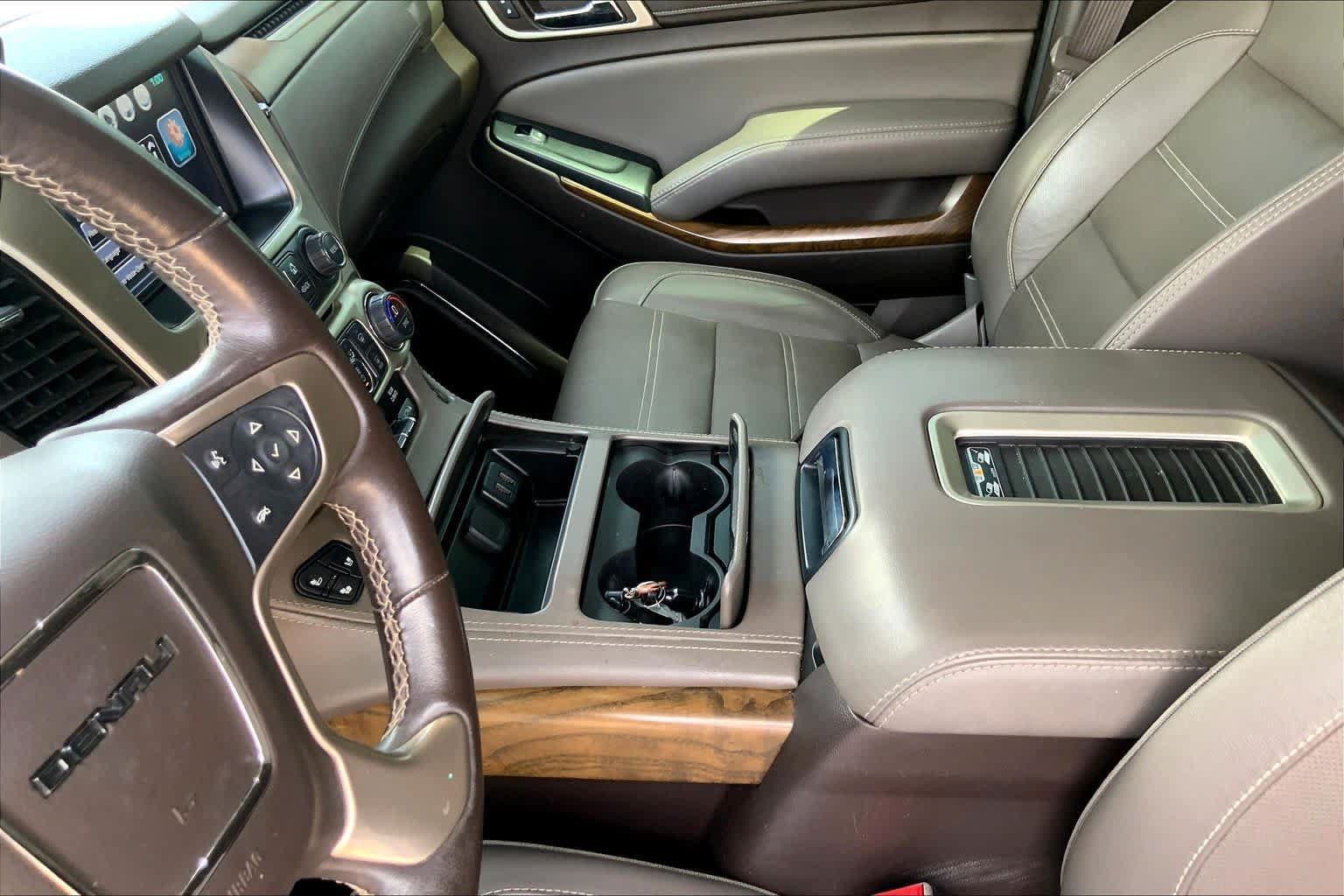 Used 2019 GMC Yukon Denali w/ Denali Ultimate Package AWD/4WD image 17