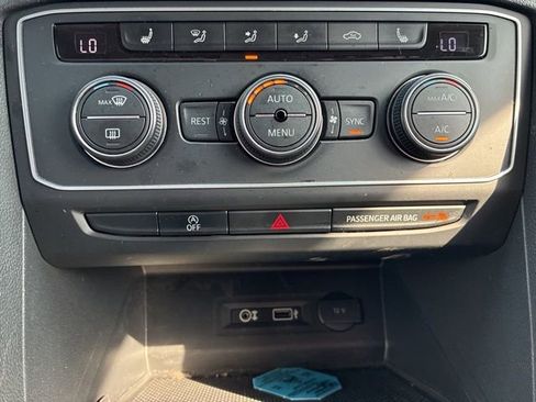 Used 2019 Volkswagen Atlas SE w/ Towing Package image 36