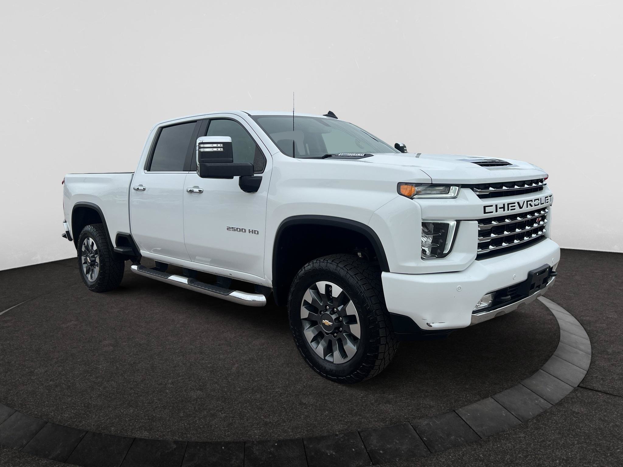 Used 2021 Chevrolet Silverado 2500 LT w/ Z71 Chrome Sport Edition AWD/4WD image 4