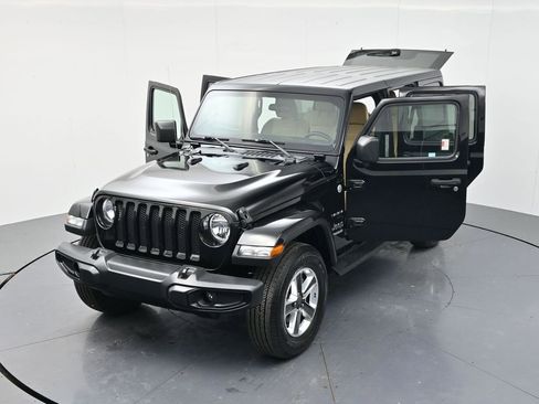 Used 2021 Jeep Wrangler Unlimited Sahara AWD/4WD image 51