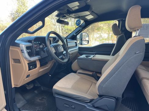 Certified 2024 Ford F350 XLT w/ Snow Plow/Camper Package image 12