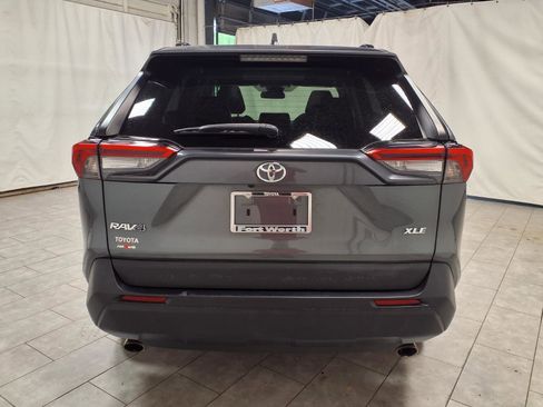 Used 2021 Toyota RAV4 XLE Premium FWD image 8