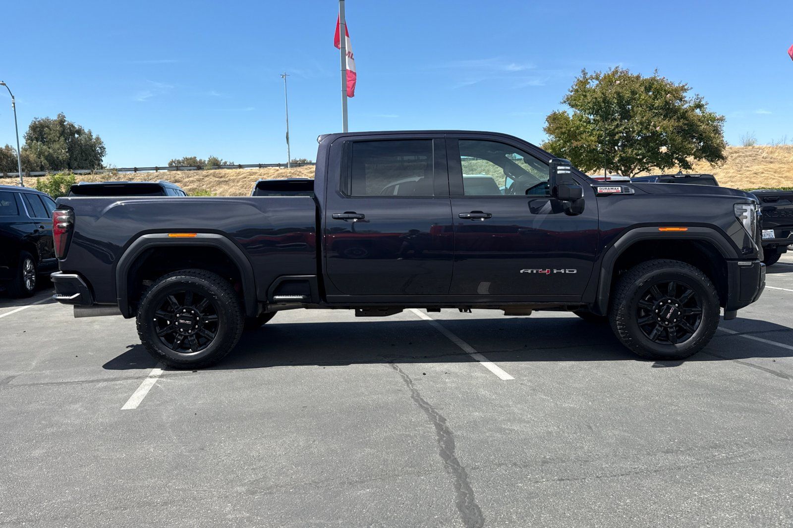 Used 2026 GMC Sierra 2500 AT4 AWD/4WD image 3