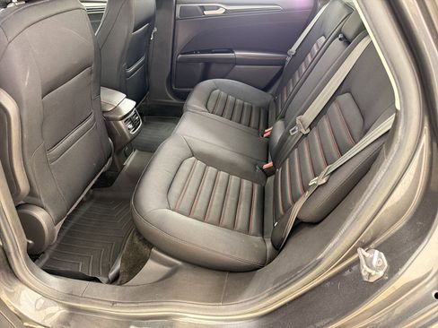 Used 2016 Ford Fusion SE FWD image 15