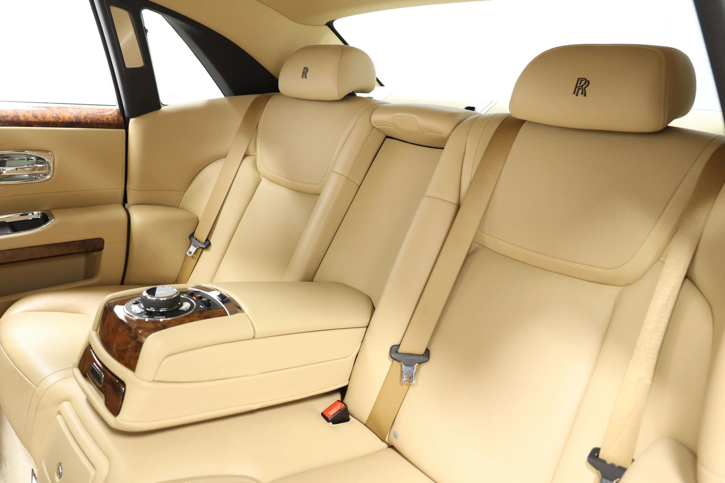 Used 2015 Rolls-Royce Ghost RWD image 3