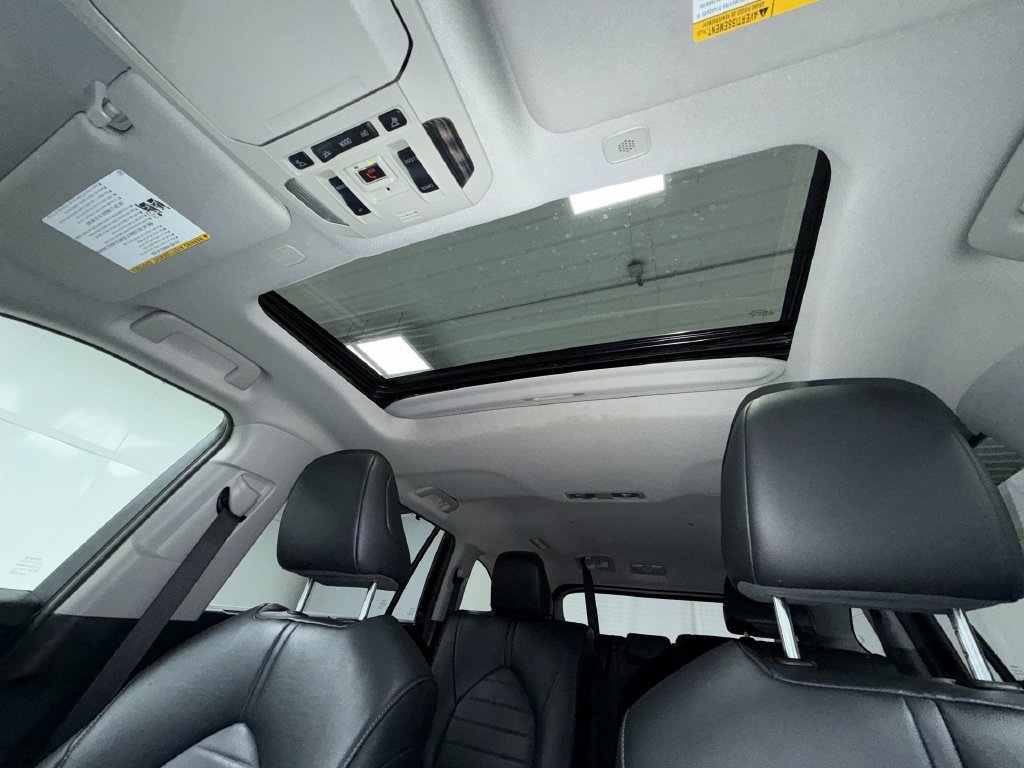 Used 2023 Toyota Highlander XLE AWD/4WD image 10