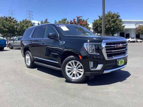 Used 2023 GMC Yukon SLT AWD/4WD image 2