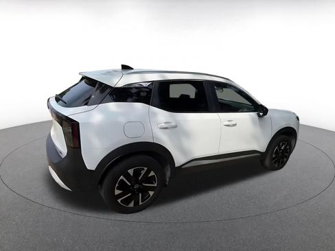Used 2026 Nissan Kicks SV w/ Cold Weather Package AWD/4WD image 15