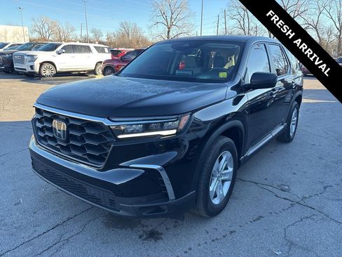 Used 2023 Honda Pilot LX image 4