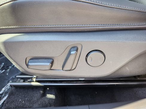 Used 2023 Kia Niro EX FWD image 9