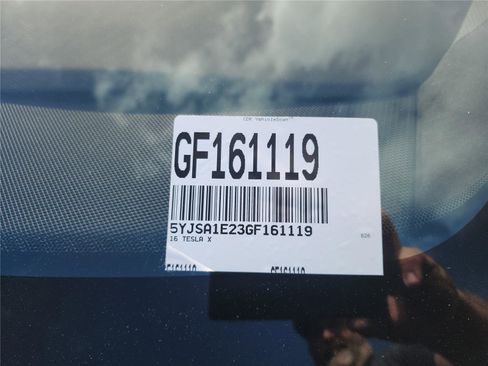 Used 2016 Tesla Model S 90D image 10