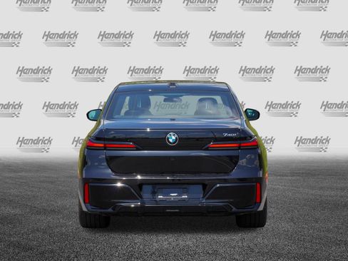 Used 2023 BMW 740i RWD image 7