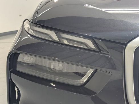 Used 2023 BMW X7 xDrive40i w/ Executive Package image 32