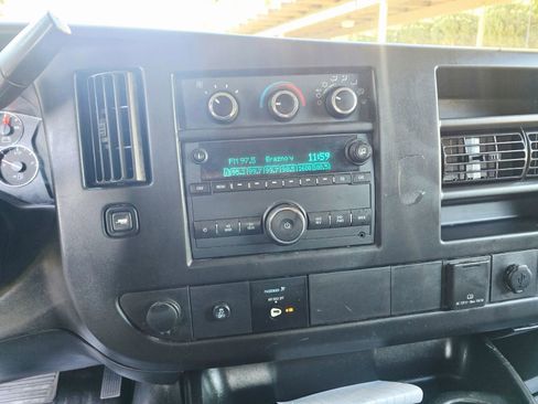 Used 2017 Chevrolet Express 2500 image 15