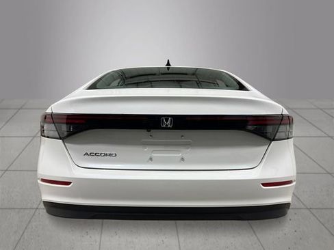 New 2025 Honda Accord SE image 4