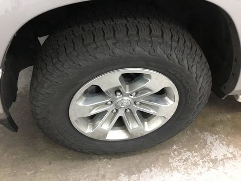 Used 2020 RAM 1500 Laramie AWD/4WD image 4