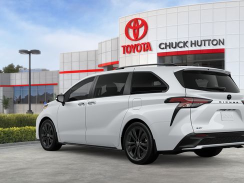 Used 2026 Toyota Sienna XSE FWD image 42