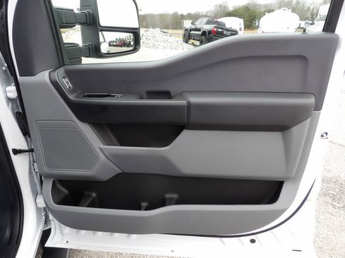 Used 2024 Ford F550 image 50