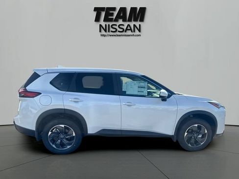Certified 2025 Nissan Rogue SV AWD/4WD image 8