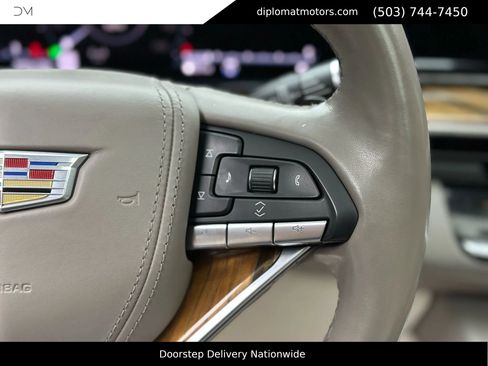 Used 2022 Cadillac Escalade ESV Sport Platinum w/ LPO, ONYX Package image 36