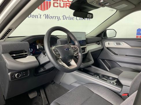 New 2026 Ford Explorer Active RWD image 13