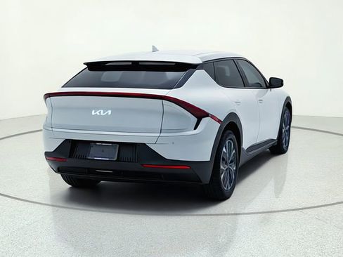 Certified 2024 Kia EV6 Light AWD/4WD image 5