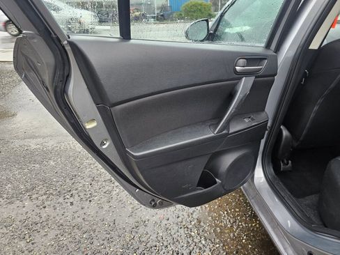 Used 2013 MAZDA MAZDA3 i SV w/ Convenience Pkg image 19