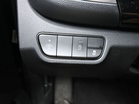 Used 2025 Kia Seltos S image 19