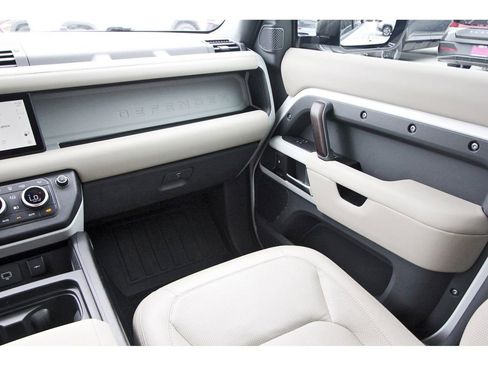 Used 2024 Land Rover Defender 110 S AWD/4WD image 14