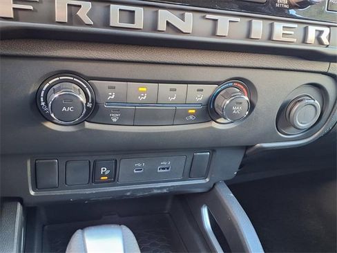 Certified 2025 Nissan Frontier SV image 7