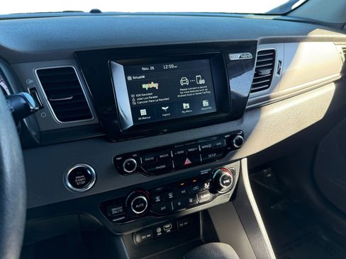 Used 2019 Kia Niro LX image 15