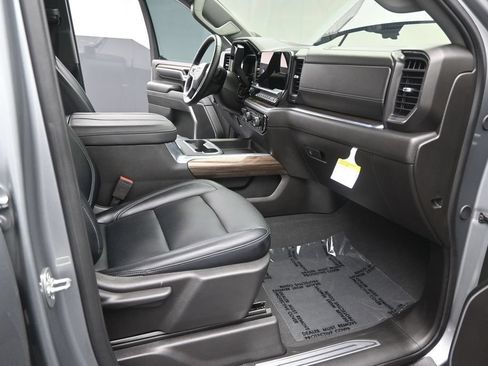 Used 2025 Chevrolet Silverado 2500 LT AWD/4WD image 19
