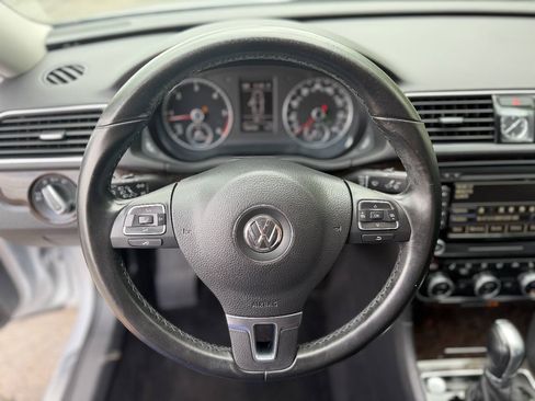 Used 2015 Volkswagen Passat TDI SEL Premium FWD image 13